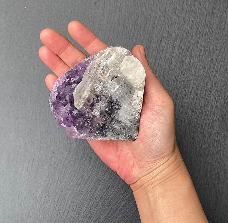 招財開運-天然原礦異象紫晶鎮共生彩虹方解石及黑碧璽 風水擺件