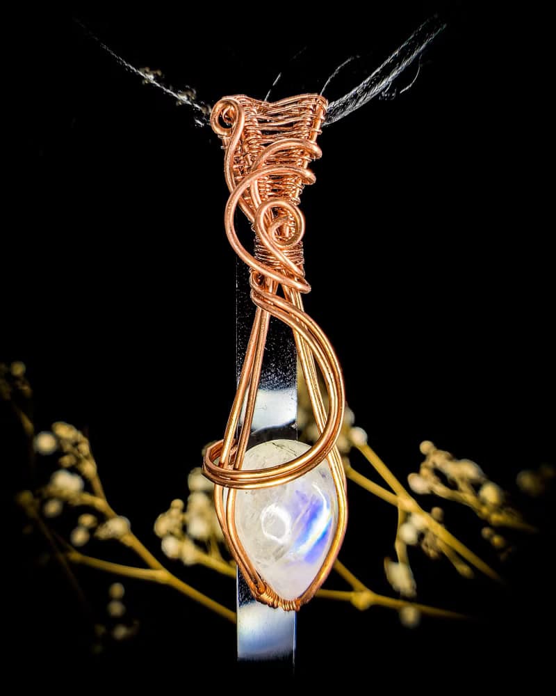 【一抹藍暈】金屬線編織 藍月光石項鍊