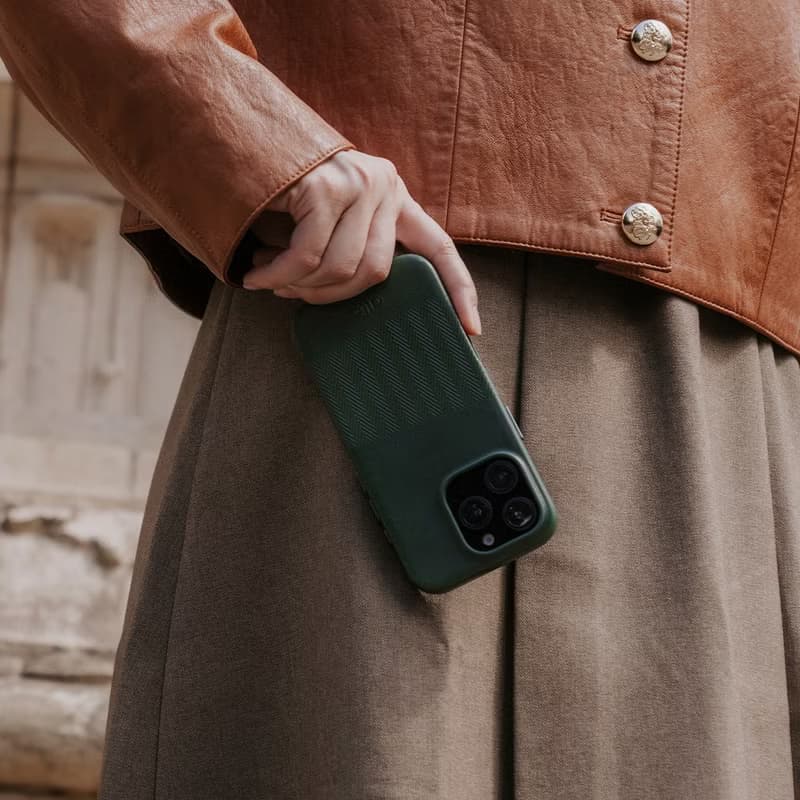 磁吸壓紋皮革手機殼 iPhone 16系列 — 森林綠