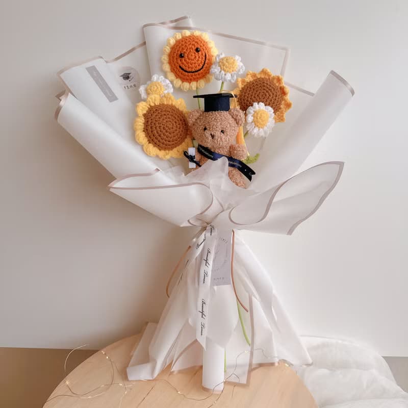 美好時光-畢業花束、向日葵花束、針織花、編織花小熊花束