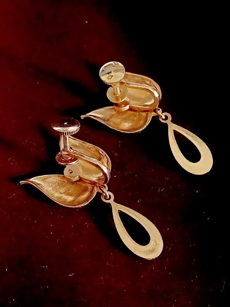 vintage jewelry  典雅金色貓咪垂墜 夾式耳環