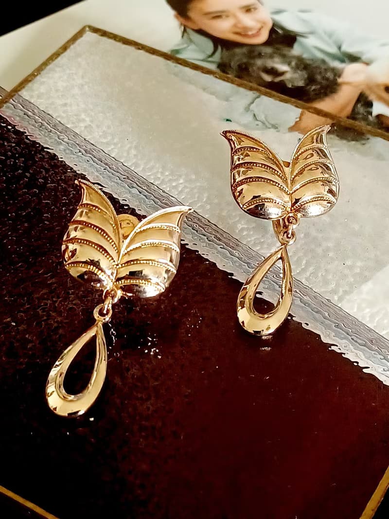 vintage jewelry  典雅金色貓咪垂墜 夾式耳環