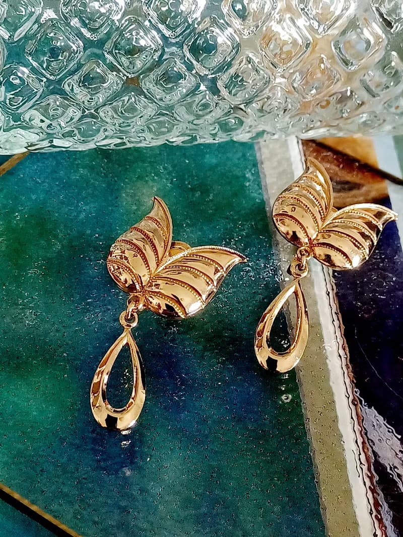 vintage jewelry  典雅金色貓咪垂墜 夾式耳環