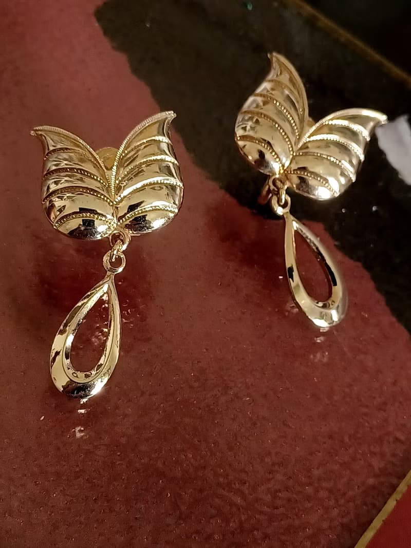 vintage jewelry  典雅金色貓咪垂墜 夾式耳環