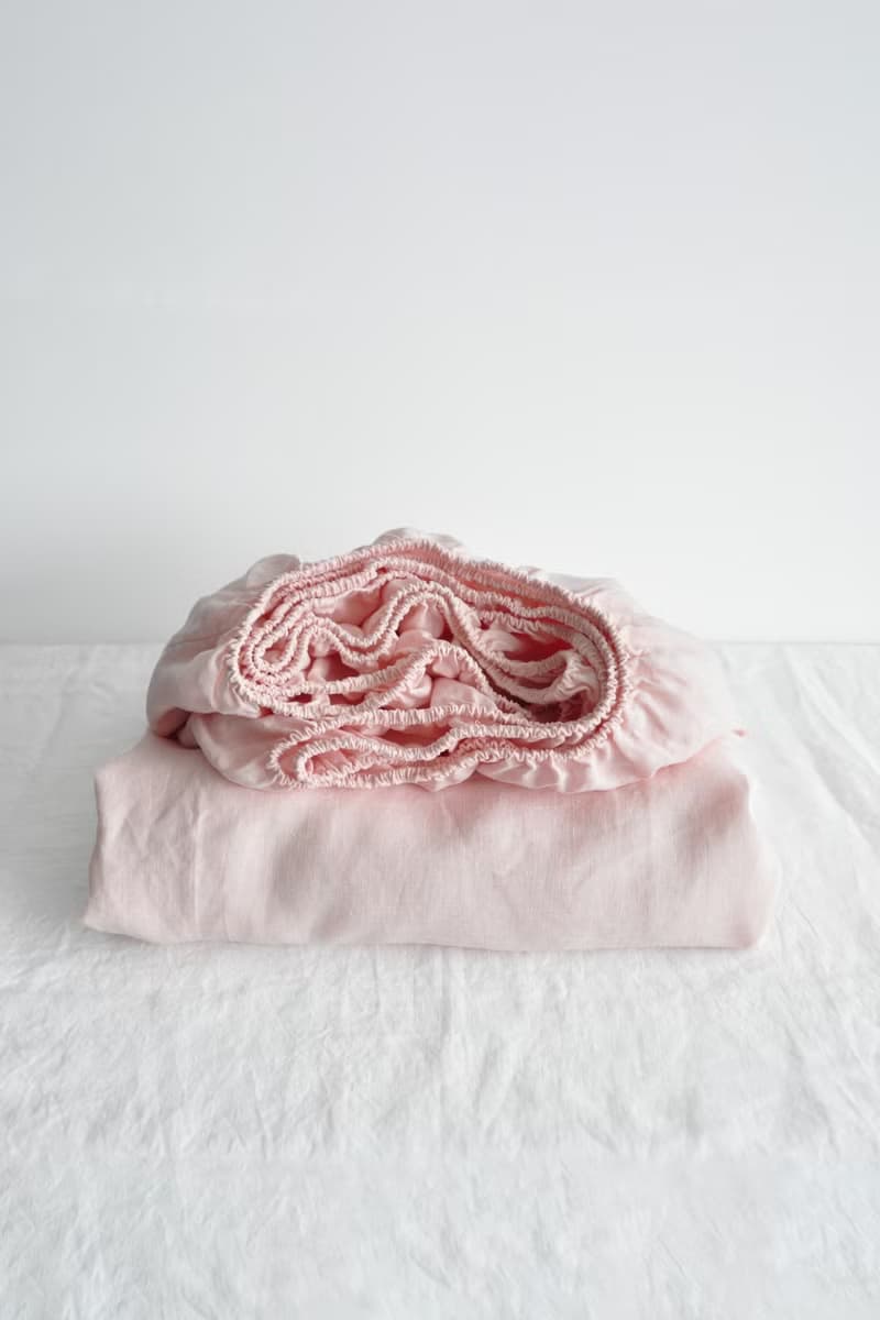 Blush pink linen fitted sheet / Softened linen bed sheet / Deep pocket