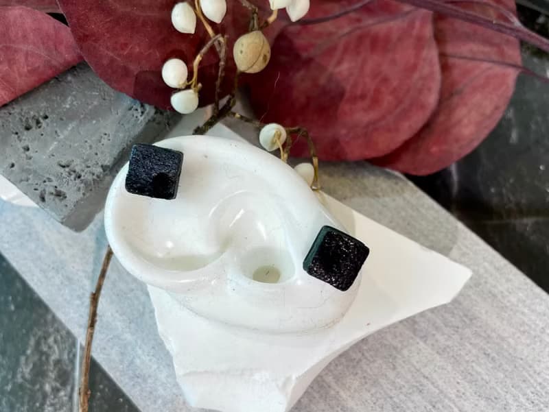 Darkness 極。黑 皮革耳環 意大利手壓羊皮 方形