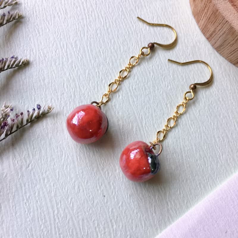【陶藝家手作】珍珠光紅蘋果 手作白瓷耳環