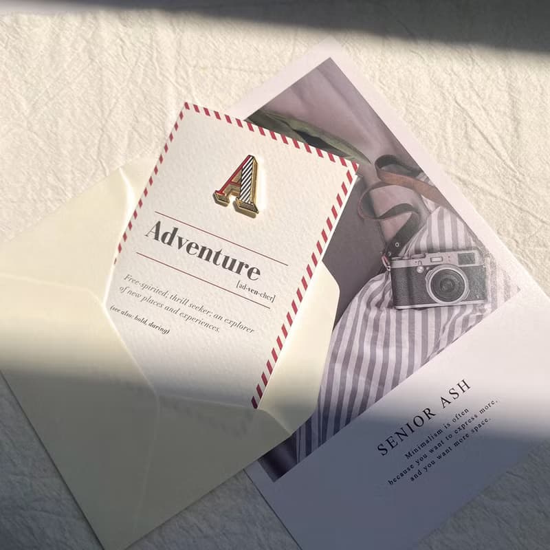 A / Adventure -琺瑯徽章卡－附信封 開學季 情人卡 萬用字母卡