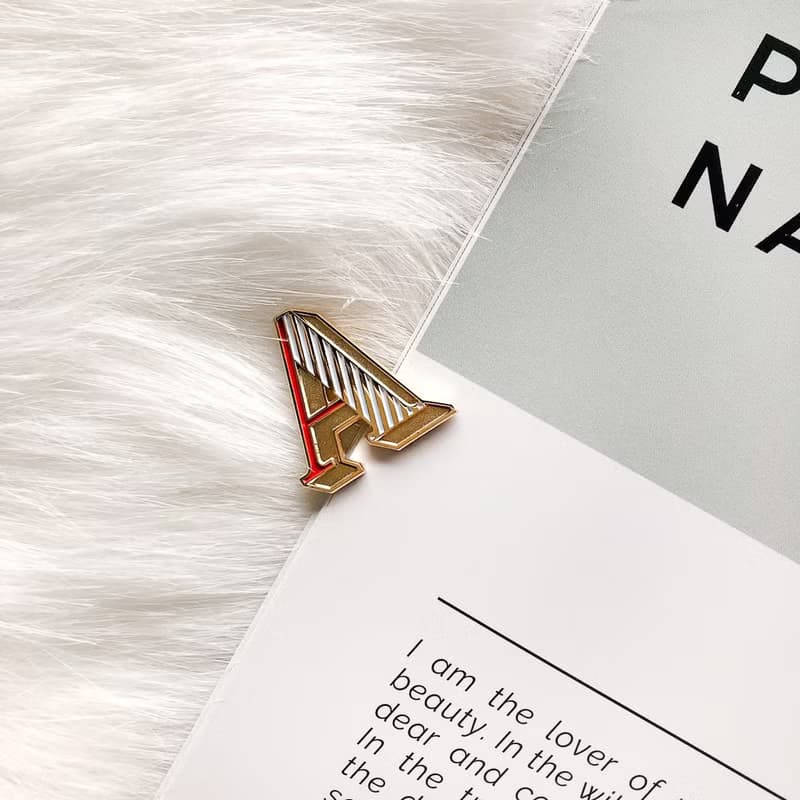 A / Adventure -琺瑯徽章卡－附信封 開學季 情人卡 萬用字母卡