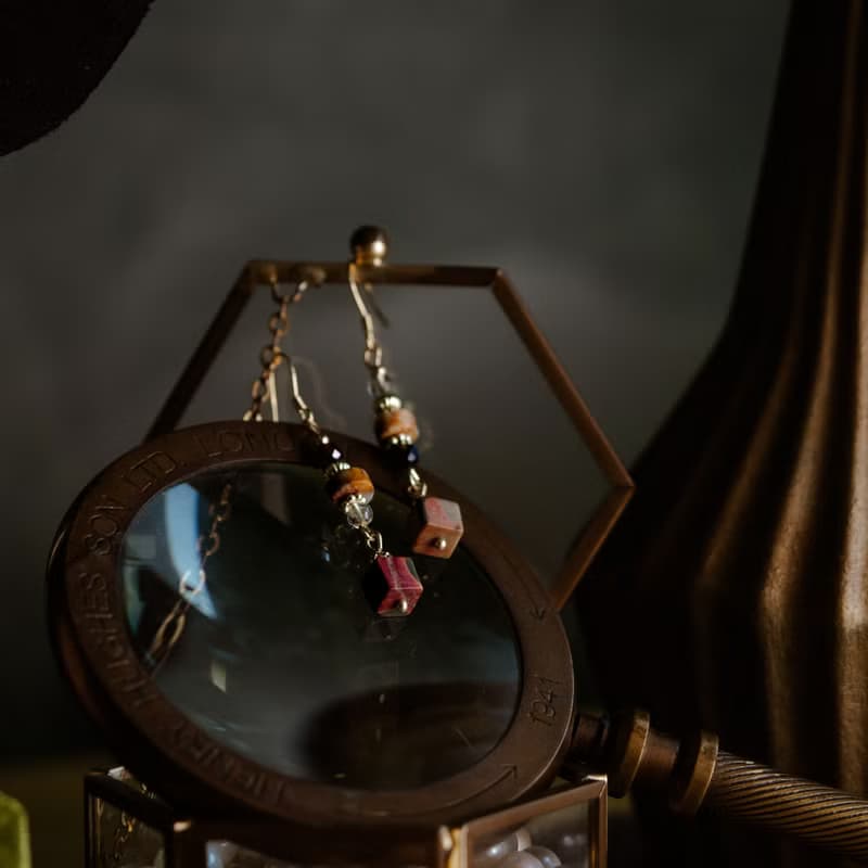 為愛癡狂 l 鈦晶瘋狂瑪瑙畢加索石耳勾式耳環 E0028