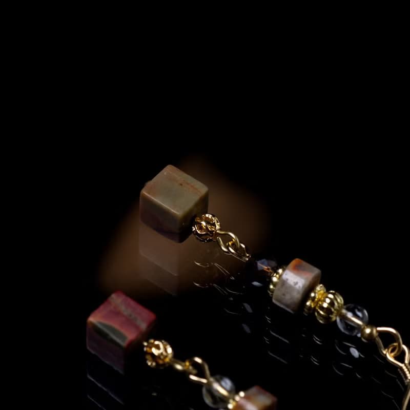 為愛癡狂 l 鈦晶瘋狂瑪瑙畢加索石耳勾式耳環 E0028