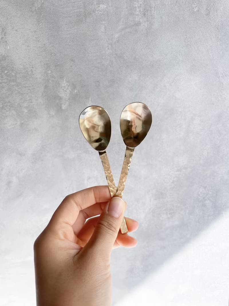 雫 槌目のシンプルな真鍮スプーン