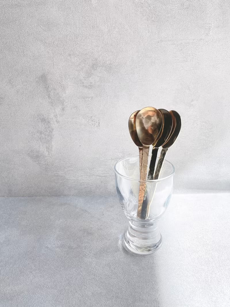 雫 槌目のシンプルな真鍮スプーン