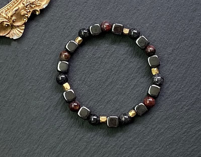 招貴人招財守護-滿礦紅幽靈x滿礦黑髮晶x黑膽石立方純黃銅手鍊