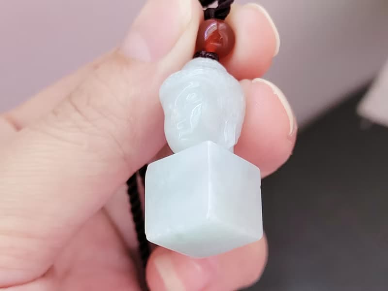 【純翠】天然翡翠 白冰阿彌陀佛吊墜印章兩用款 | 佛系