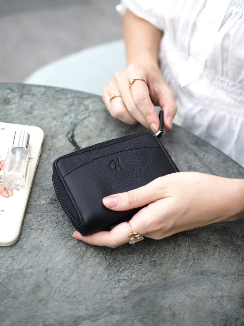 Penni (Black) : Zip wallet, Short wallet, Leather, Black, mini wallet
