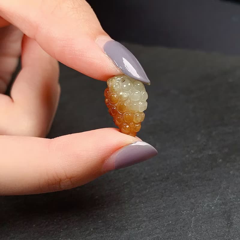 【限時優惠】 飄紅翡翠葡萄吊墜 | 天然緬甸A貨翡翠 | 送禮