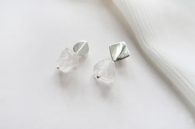 925純銀  方、圓折射光 白水晶 耳環 一對
