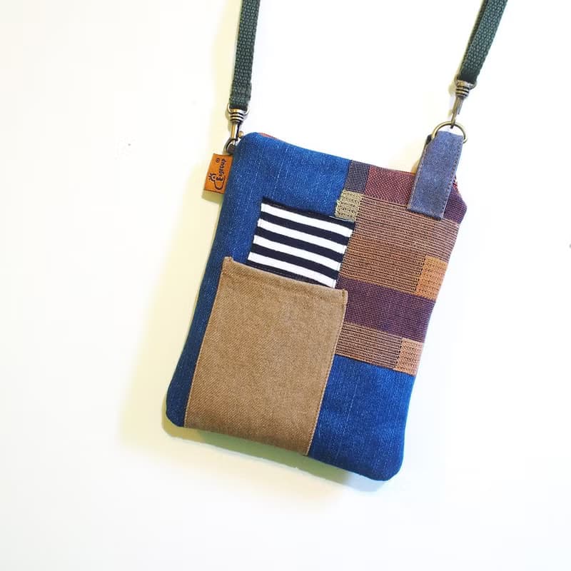 E*group 方塊拼布小物包  深藍單寧色系  手機包 護照包