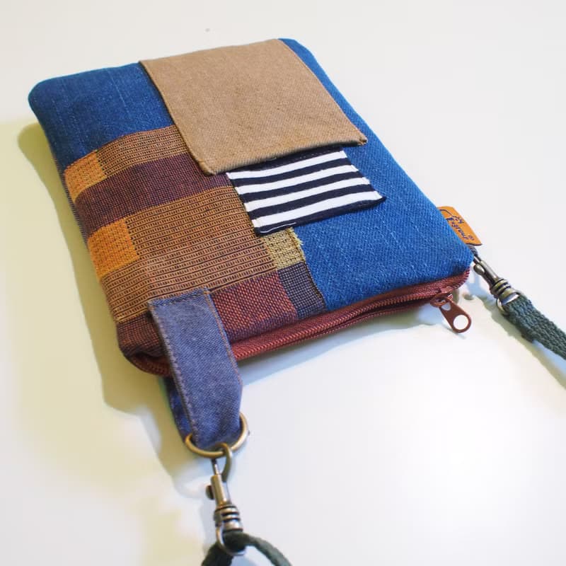 E*group 方塊拼布小物包  深藍單寧色系  手機包 護照包