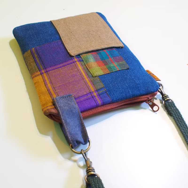 E*group 方塊拼布小物包  深藍單寧色系  手機包 護照包