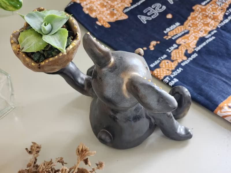 O唯一O金屬帥兔森林精靈*陶製盆器*開幕.新居.升遷.生日.盆栽賀栽