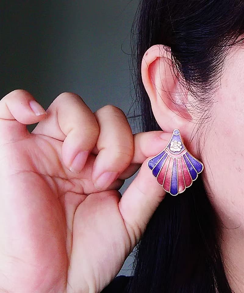 Vintage Jewelry 西洋古董飾品 景泰藍 紫紅 放射裙襬 針式耳環