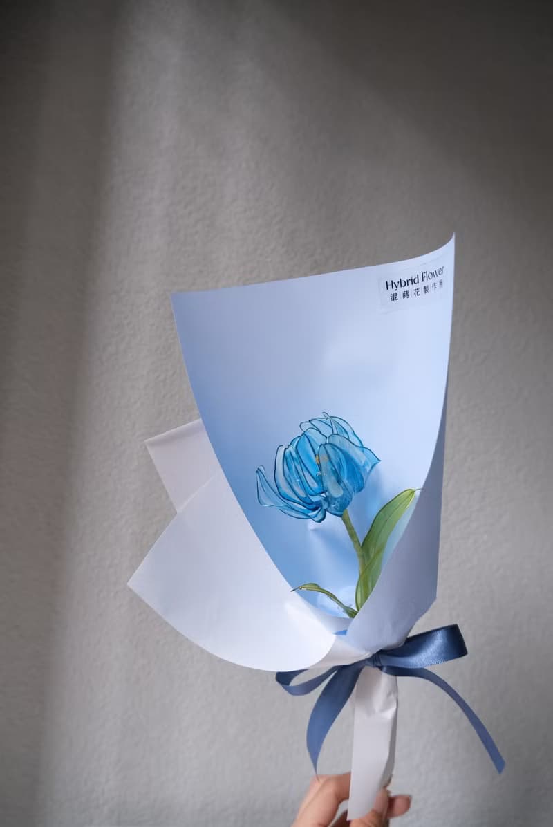 靜藍單朵鬱金香花束