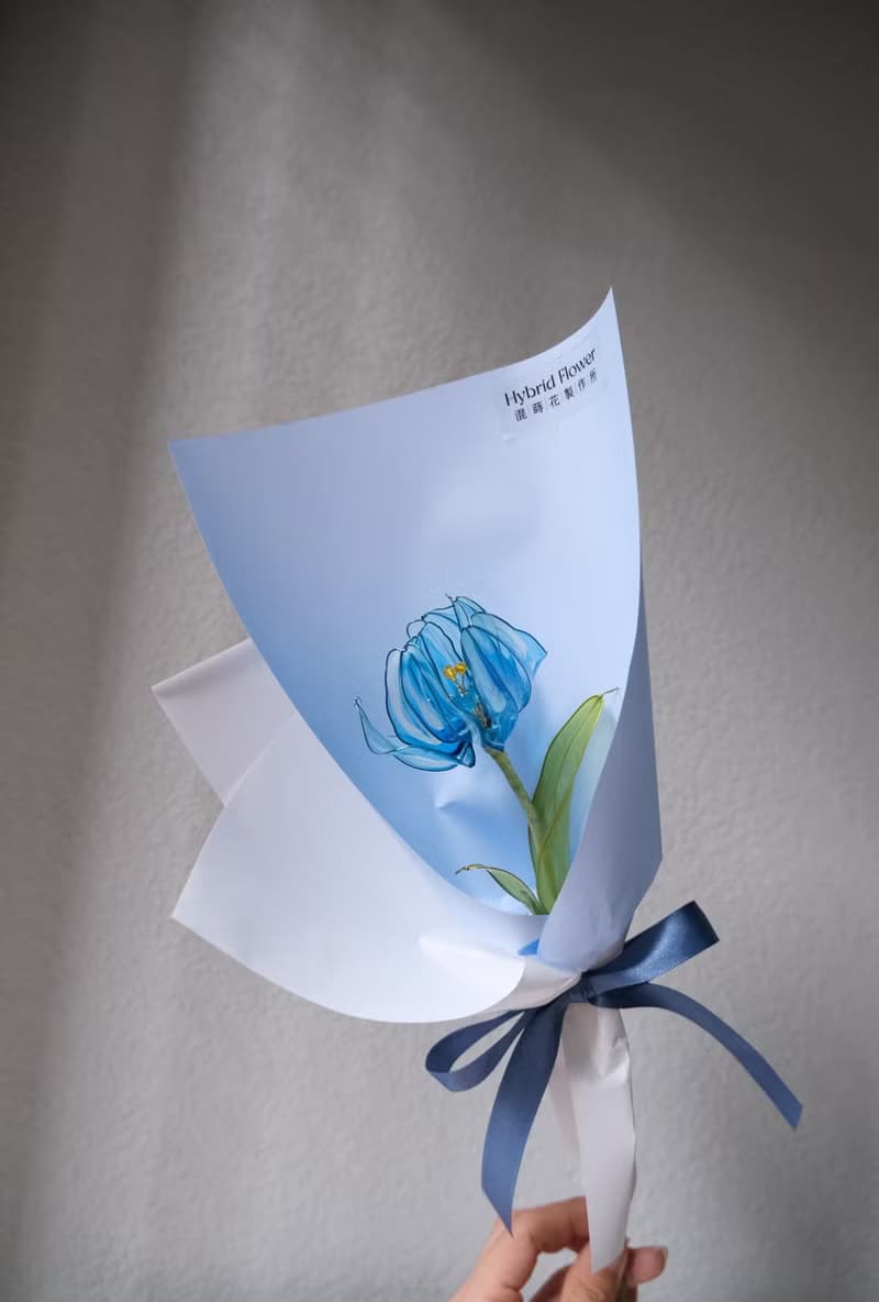 靜藍單朵鬱金香花束