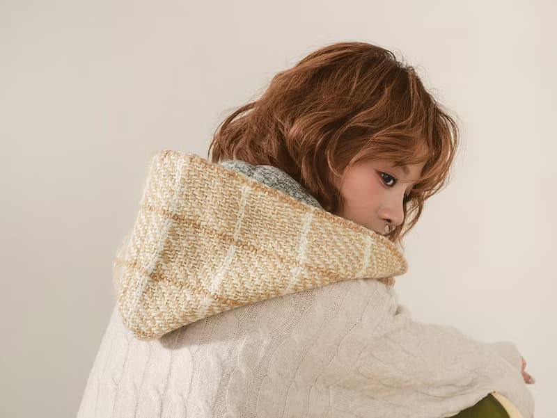 AMBER 系列 - 暮砂 * 米色 混織毛料 圍巾 連帽圍巾