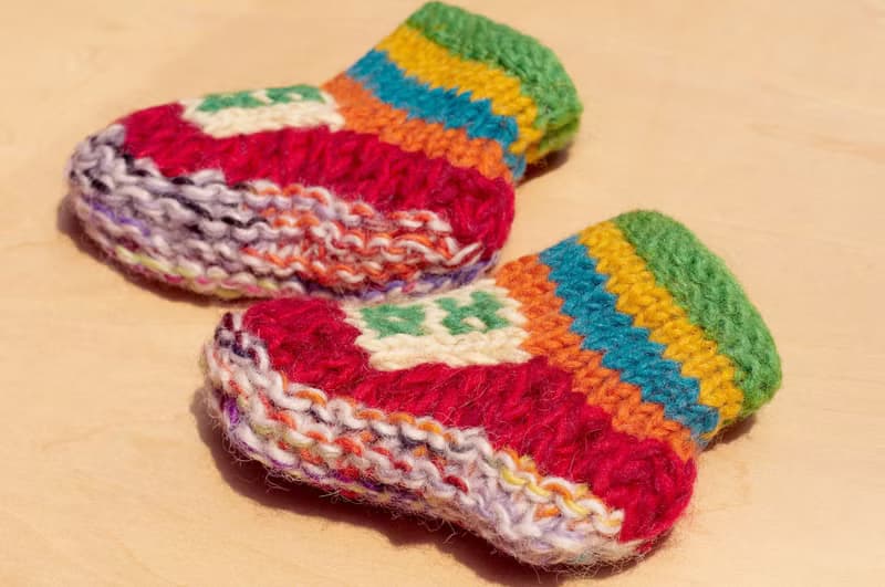 彌月禮盒 限量一件針織純羊毛保暖襪 / 兒童毛襪 / 童毛襪 / 內刷毛襪 / 針織毛襪 / 兒童室內襪 - 鮮豔色系 民族風圖騰