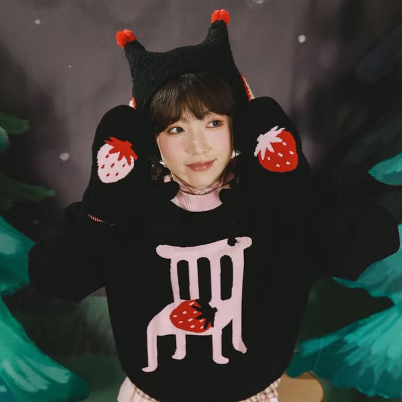 牛稠島 森林的秘密 草莓椅子二指手套連袖毛衣 趣味鬼馬情侶毛衣