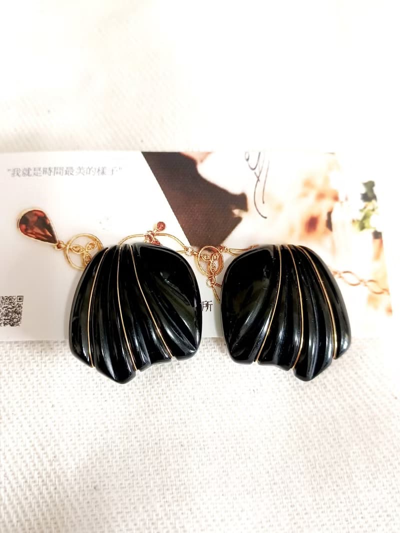 vintage jewelry Trifari 裝飾藝術黑色風格 夾式耳環