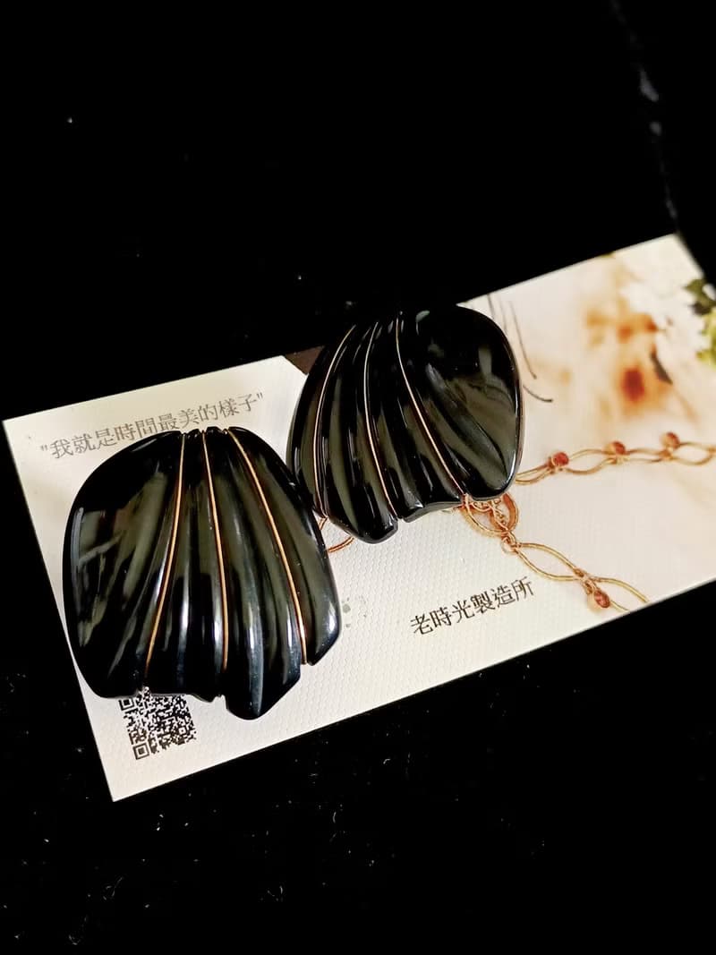 vintage jewelry Trifari 裝飾藝術黑色風格 夾式耳環