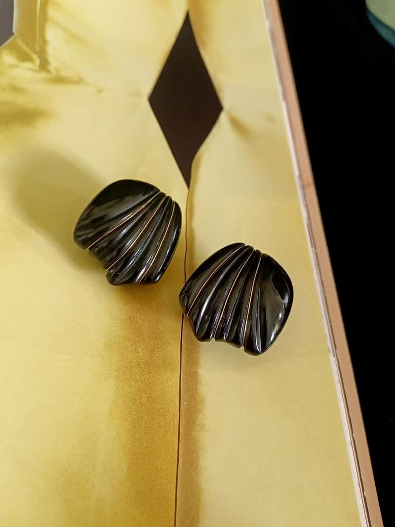 vintage jewelry Trifari 裝飾藝術黑色風格 夾式耳環