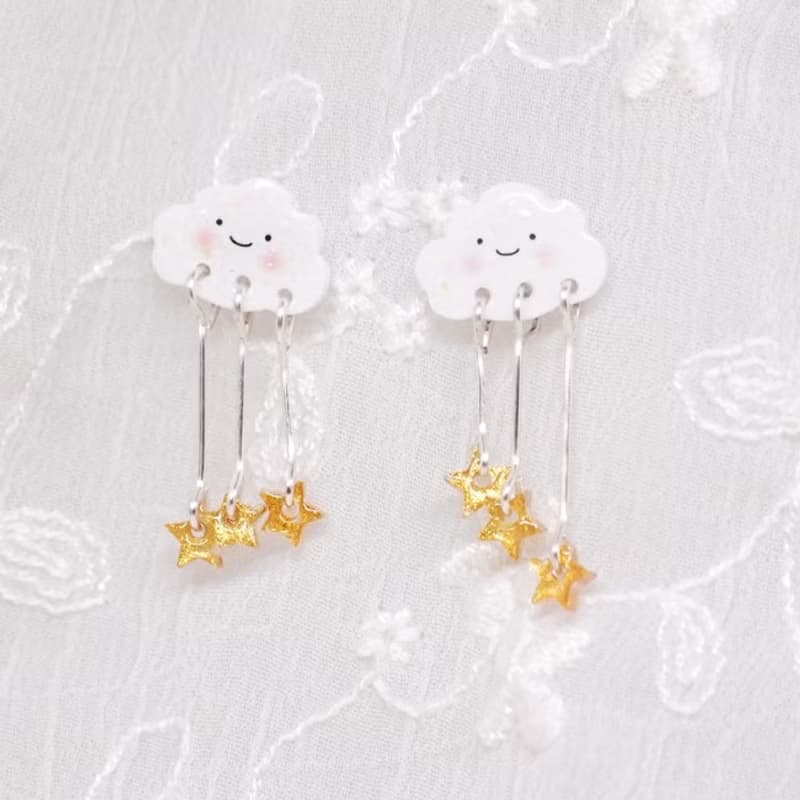 FOX Garden 手作 雲朵&金色小星星 耳環/耳針/耳釘/耳夾   聖誕禮物 交換禮物 生日禮物  **若無指定一律以透明耳夾出貨**