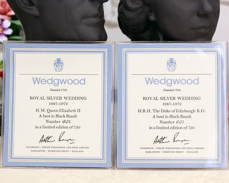 限量絕版 英國製Wedgwood 1972女王公爵銀婚玄武岩陶瓷雕像一對
