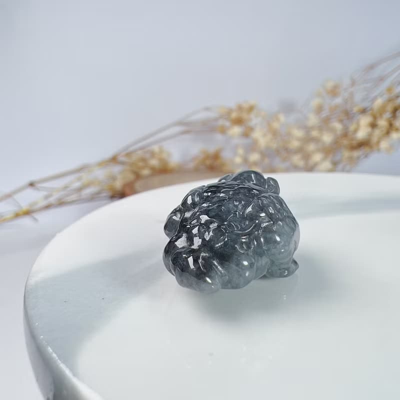 【招財神獸】烏雞翡翠三腳蟾蜍 | 天然緬甸玉A貨翡翠 | 送禮
