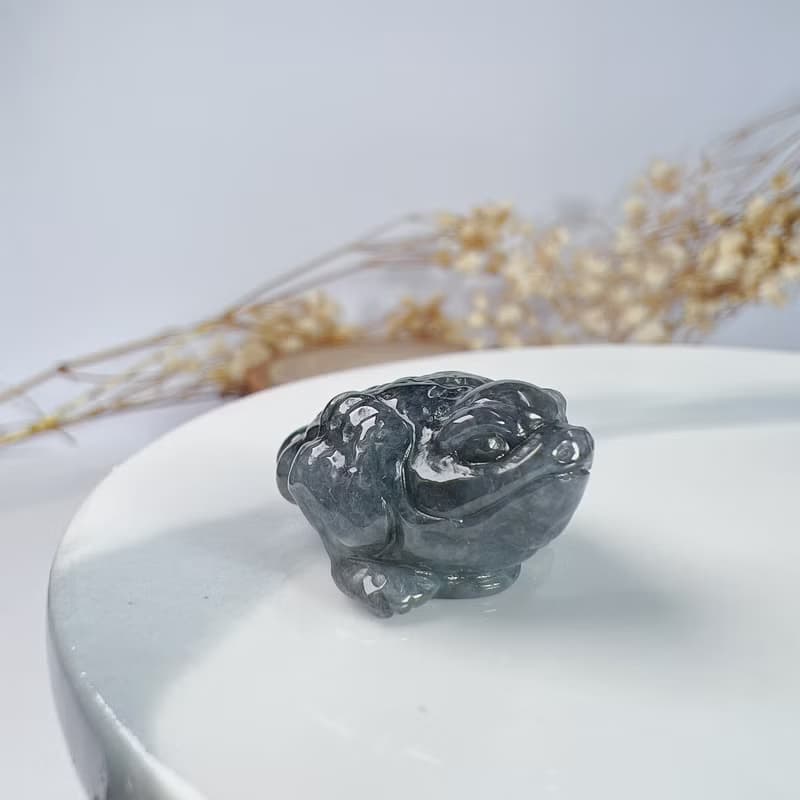 【招財神獸】烏雞翡翠三腳蟾蜍 | 天然緬甸玉A貨翡翠 | 送禮