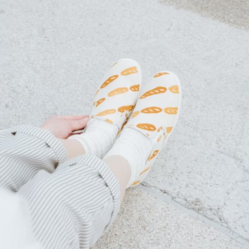 台日聯名企劃 【 gochisou X hanamikoji 】法棍樂福鞋 麵包 日系