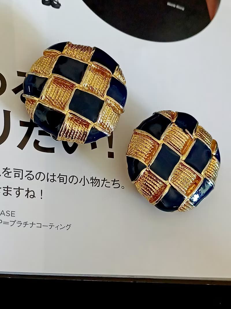 vintage jewelry  典雅琺瑯波蘿格紋 夾式耳環