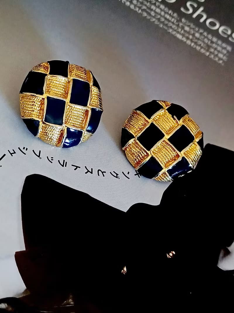 vintage jewelry  典雅琺瑯波蘿格紋 夾式耳環
