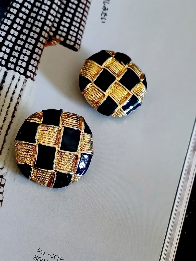 vintage jewelry  典雅琺瑯波蘿格紋 夾式耳環