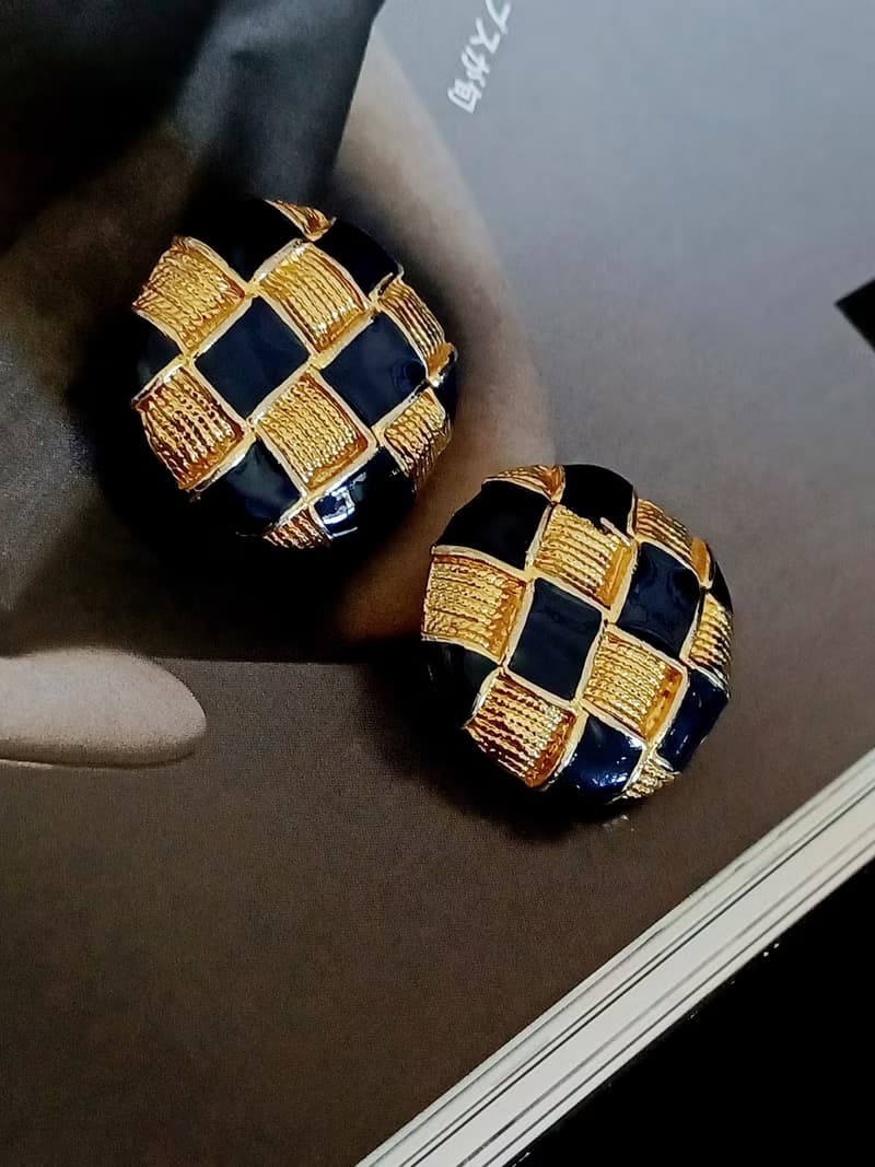vintage jewelry  典雅琺瑯波蘿格紋 夾式耳環