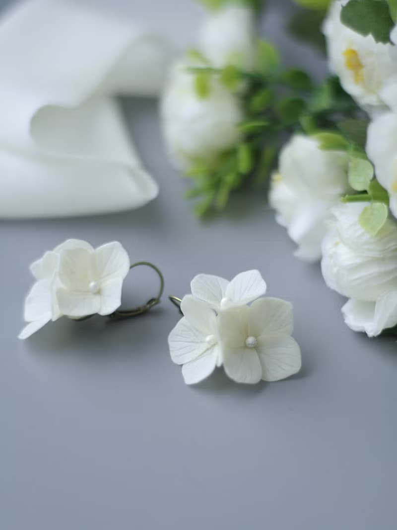 White Flower Bridal earrings Hydrangea Earrings Clip-on Floral earrings