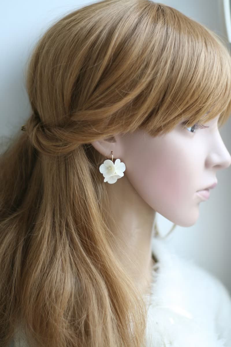 White Flower Bridal earrings Hydrangea Earrings Clip-on Floral earrings
