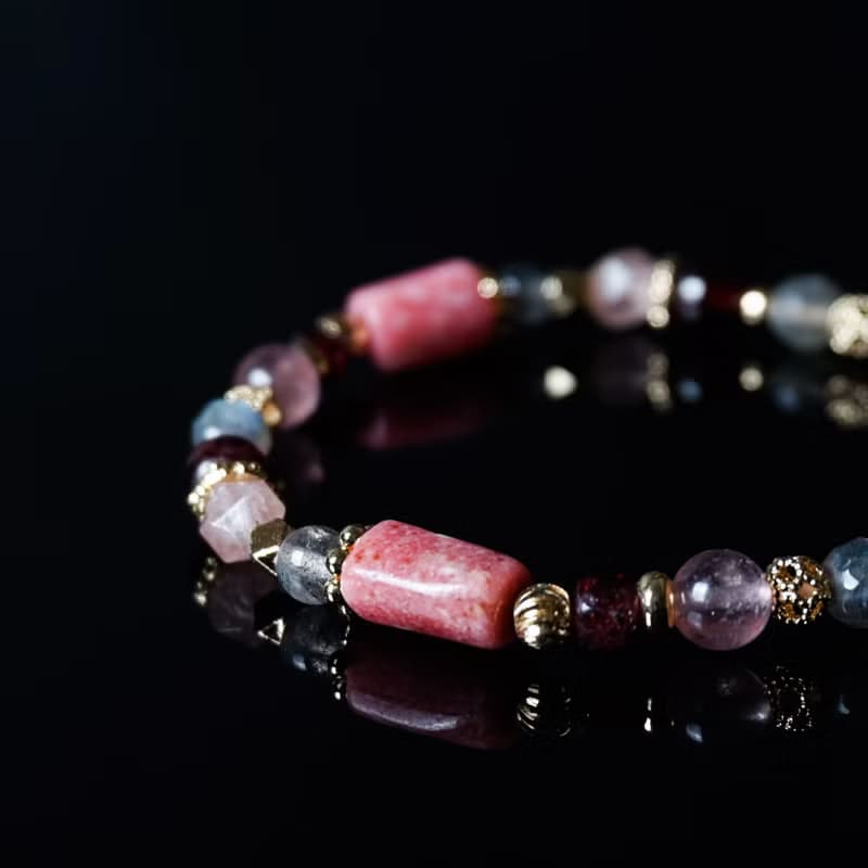 玫瑰星雲 // 薔薇輝石石榴石草莓晶拉長石 手鍊 // 內在安穩 桃花