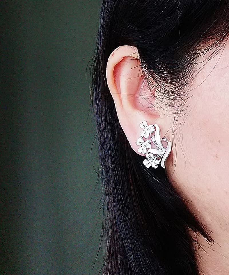Vintage Jewelry 西洋古董飾品 對稱 白色優雅 小花朵 夾式耳環