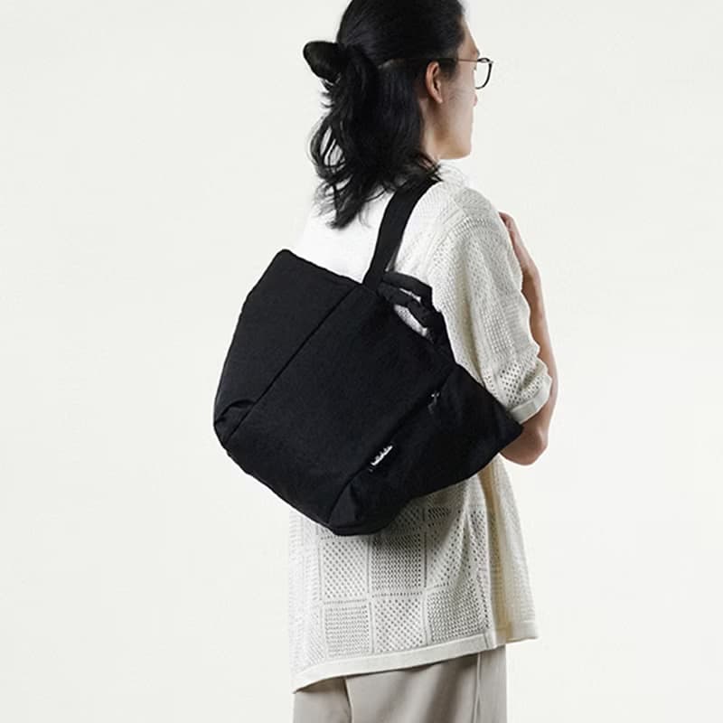 【FW25全新Wander系列】KYLIE 可調節兩用手提包L號 (翠黑色)