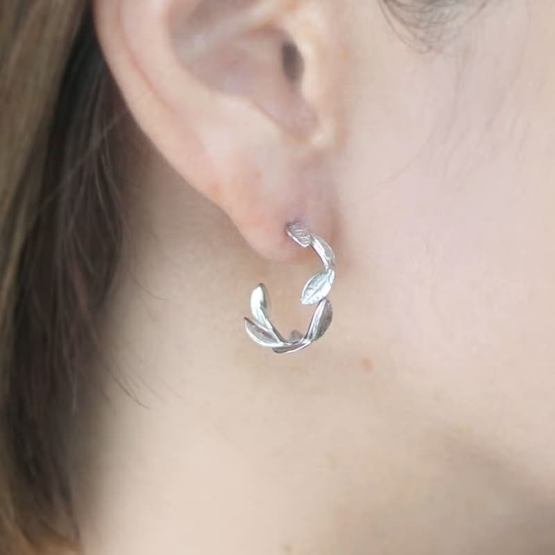 Small leaf hoop earrings